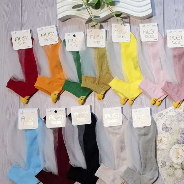 جوراب بچه‌گانه مچی شیشه‌ای گوشدار