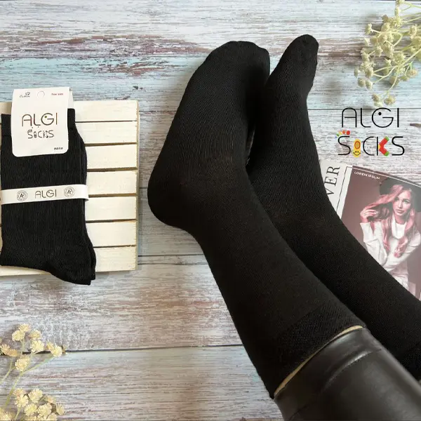 جوراب زنانه ساقدار فانتزی مشکی ساده